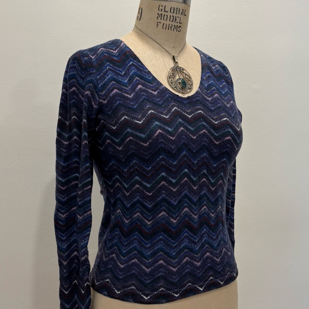 Chevron Patterned V-Neck Sweater